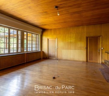 Cours Du Parc - Magnificent property to renovate with wooded park of more than 2000 m²