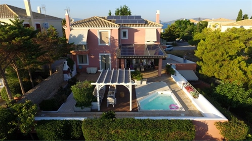 Villa 306 m² in Eastern Peloponnese