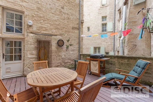 Stunning 4-bedroom apartment in historical building with terrace