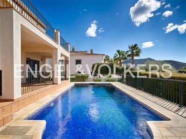 Nice house with views of the Bay of Roses