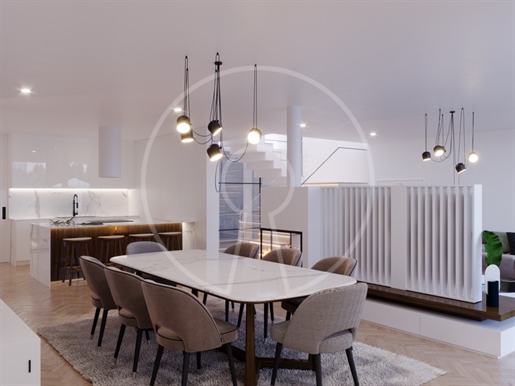 New 5 bedroom villa in a condominium in Estoril