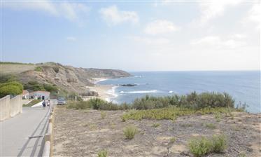 S. Bernardino, fantástica praia da costa de Peniche, Moradia T3 com vista para as Berlengas