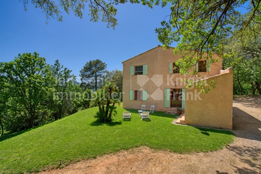 Fine Provençal bastide in wooded parkland for sale in La Garde-