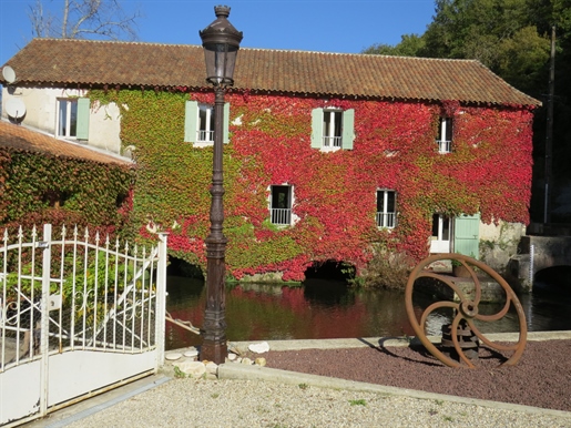 Old rope mill of 290 m2, 4 bedrooms, swimming pool on land of 4439m2