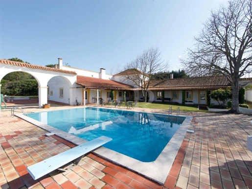 5-Bedroom farmhouse with swimming pool and tennis court in C...