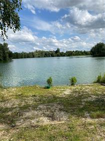 Propriété de loisirs de 13,7 ha dont un étang de 10 ha-Yonne...