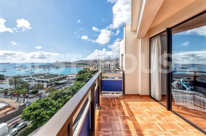 Best House presents this great penthouse with open terrace in a privileged location in the
