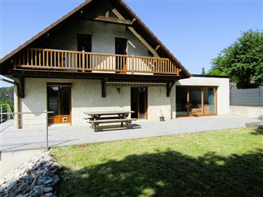 Maison familiale F6, 4 chambres, moderne, 6 km de la Suisse ...
