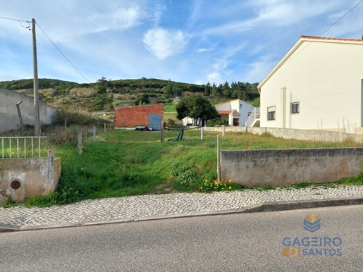 Land for construction, located in São Martinho do Porto, only 15 minutes or 1km walking distance fro