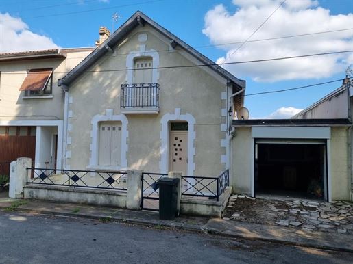 House style 'law loucheur' with views of Périgueux