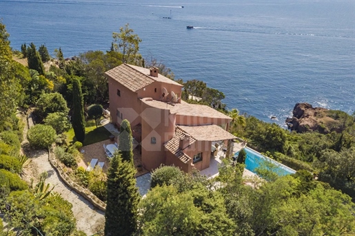 Villa in a domain with panoramic sea view in Theoule-sur-mer