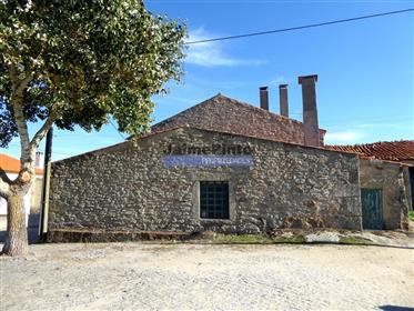 Village house V4, in stone, restored. Portugal, F. C. Rodrigo, Escalhão.