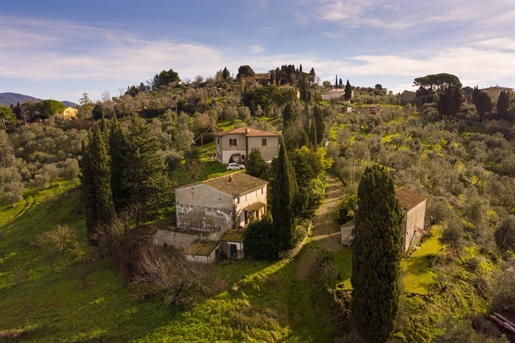 Here is your House In Tuscany to be redesigned and renovated for your dreams and about 4 h