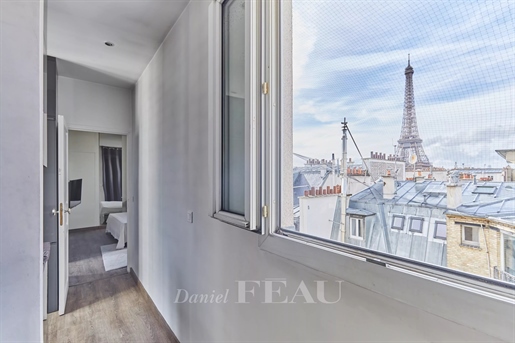 Paris VIIe - Dernier étage vue tour Eiffel