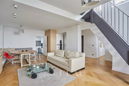 Flandrin neighbourhood. This split-level apartment offering 85.90 sqm of floor space and 76.50 sqm of living space as defined by the Carrez Law is on the 7...