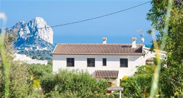 Traditional Spanish villa with sea view for sale in Benissa