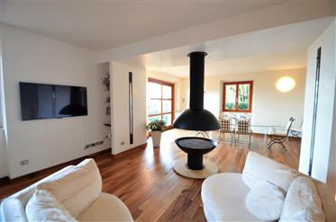 Villa de style moderne à Pomino (Florence)
