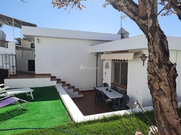A lovely, detached villa in in the quiet área of La Florida. The villa is private is in a 