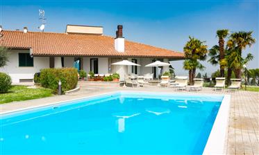 Luxury Villa With Pool Close to the Sea, Emilia Romagna