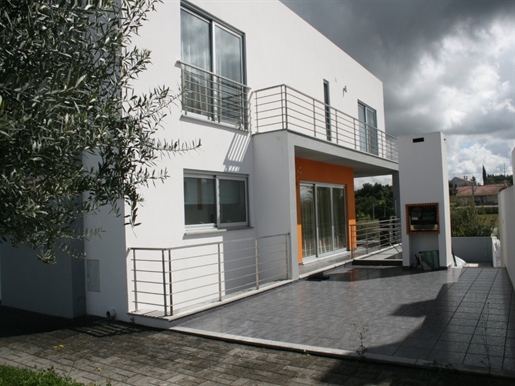 Modern House in Pontével, Cartaxo