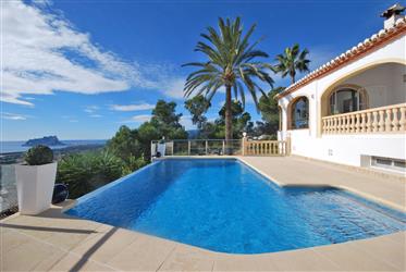 Excellent Villa With Beautiful Sea Views