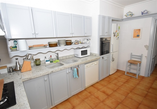 Town house in Pego just 1 km from the center with all amenities. It is 1 km to the center 