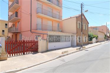 Two bedroom flat freshly renovated in Valras-Plage, 100 sqm to the sea