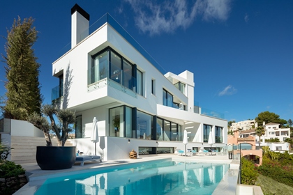 Spektakuläre Villa mit fünf Schlafzimmern in einem exklusiven Viertel von La Quinta, mit h