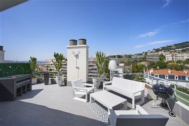 Top Floor Duplex with open view in Cannes