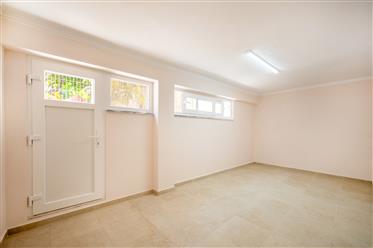 For sale 2 flats with independent entrance both with access to a beautiful garden