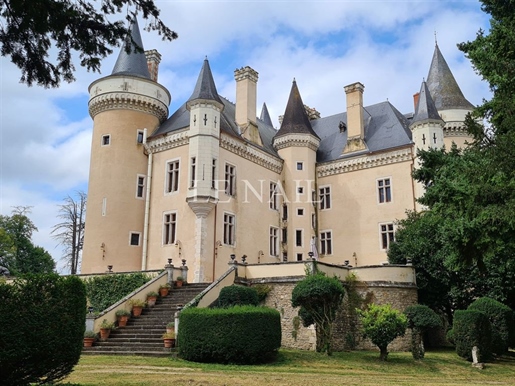 Important château Ismh à vendre dans l'Indre