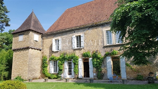 Beautiful 15th and 18th C. Manor in the countryside of the S...