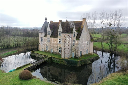 Exceptional 15th c. Manor House Listed As A Historic Monument In The Sarthe