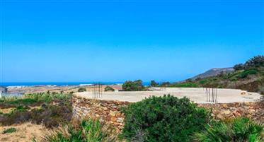 Constructible land for sale close to Robinsons Beach and the Grottes de Hercules.