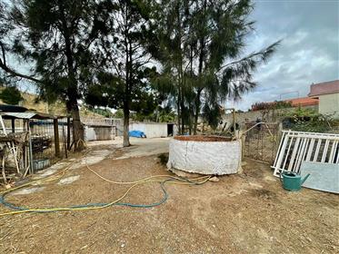 A 2549m2 plot of constructible land located close to the beaches of Achakar but equally with easy ac