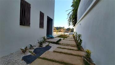 Newly built townhouse located on the road of Boubana (Californie area), the house was done with grea