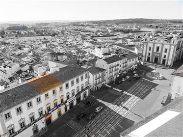 Centenary building in the Historic Center of Évora