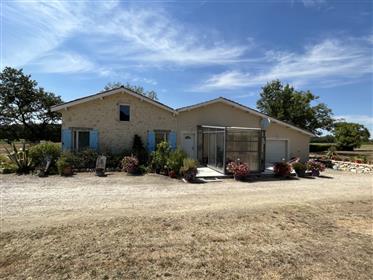 Maison en pierre rénovée 135m² plain-pied - Garage et jardin