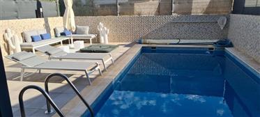 Propriété jumelée de 3+1 chambres, piscine privée, Portimão