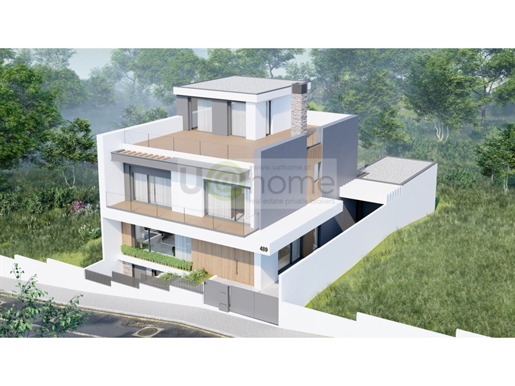 4 bedroom villa with swimming pool and view under construction