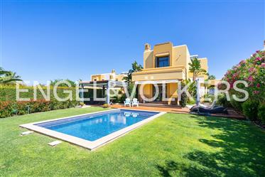 5-Bedroom villa with swimming pool and garden