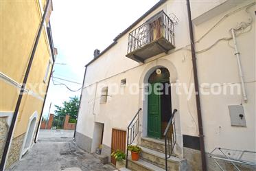 Habitable town house with wooden roof with exposed beams for sale in Molise