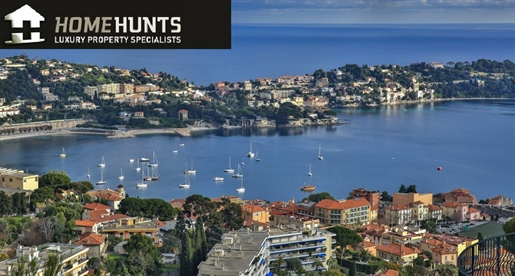 Villefranche Sur Mer, in a small and quiet area, 2 bedroom apartment of 89 m2 located on the ground