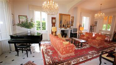 Detached liberty style villa in Lucca