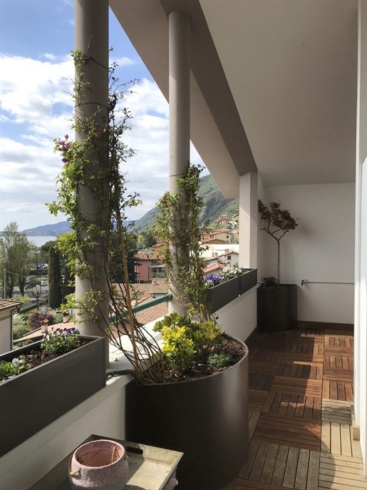 Geräumiges Loft-Apartment in Predore mit mehreren Terrassen und Seeblick