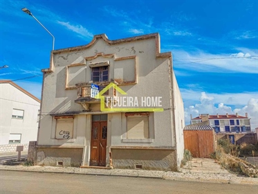 Old moth villa to recover on the main avenue of Gala, a few 500m from gala beach and hospi