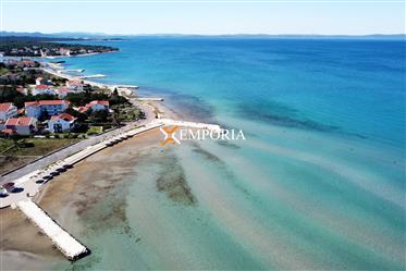 Land in the first row to the sea, 2300 m2, Zaton