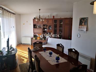 Spacious three-bedroom apartment in Bili Brig – Zadar