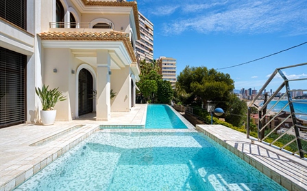 Magnificent villa with sea views in Benidorm, Costa Blanca The house is located in a privi