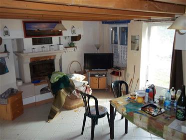 Small one bedroom house to finish renovating, isolated, on 5...